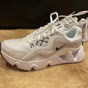 Brand New Women’s NIKE RYZ 365 Sneaker in White